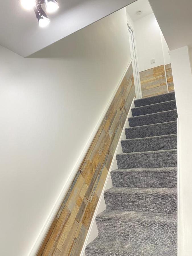 Gatwick Deluxe En-Suite Rooms Horley Buitenkant foto