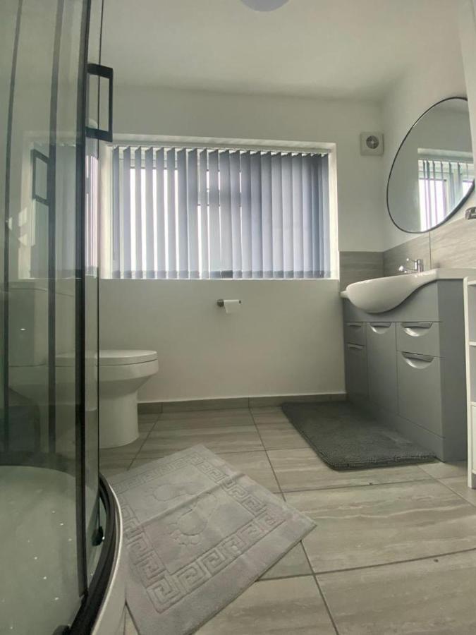 Gatwick Deluxe En-Suite Rooms Horley Buitenkant foto