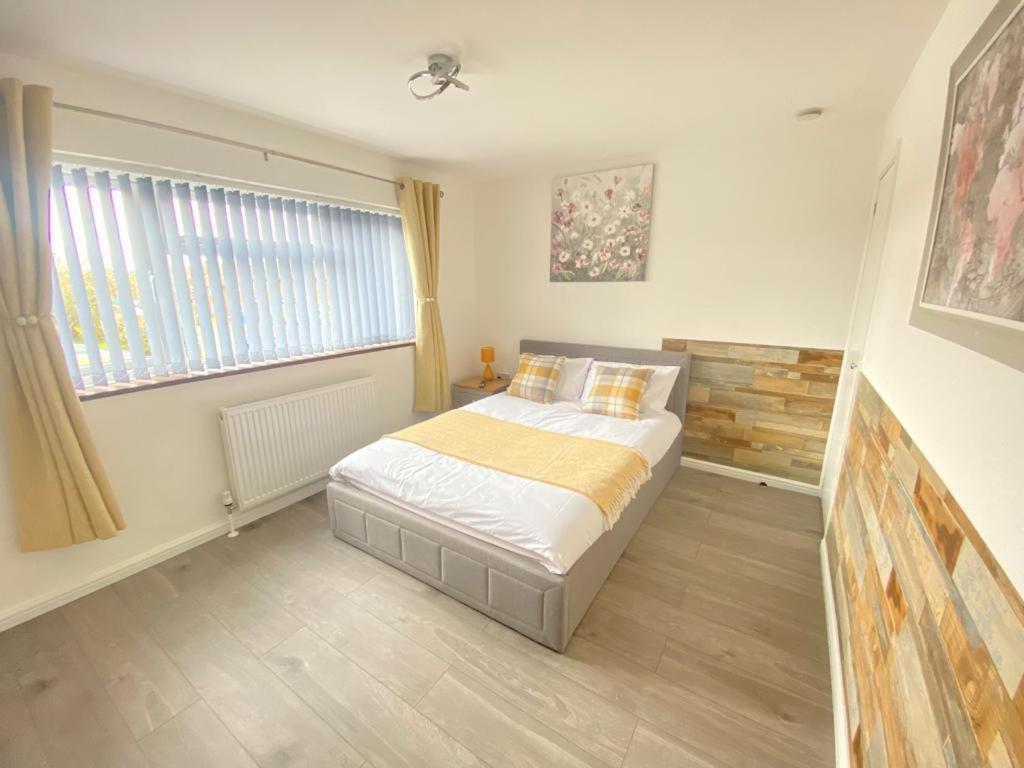Gatwick Deluxe En-Suite Rooms Horley Buitenkant foto