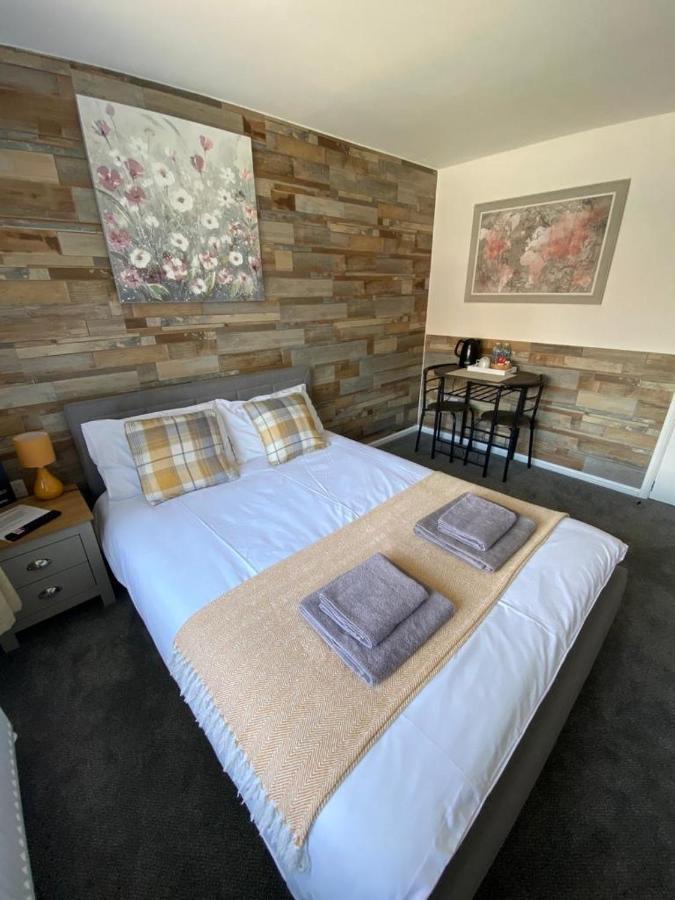 Gatwick Deluxe En-Suite Rooms Horley Buitenkant foto